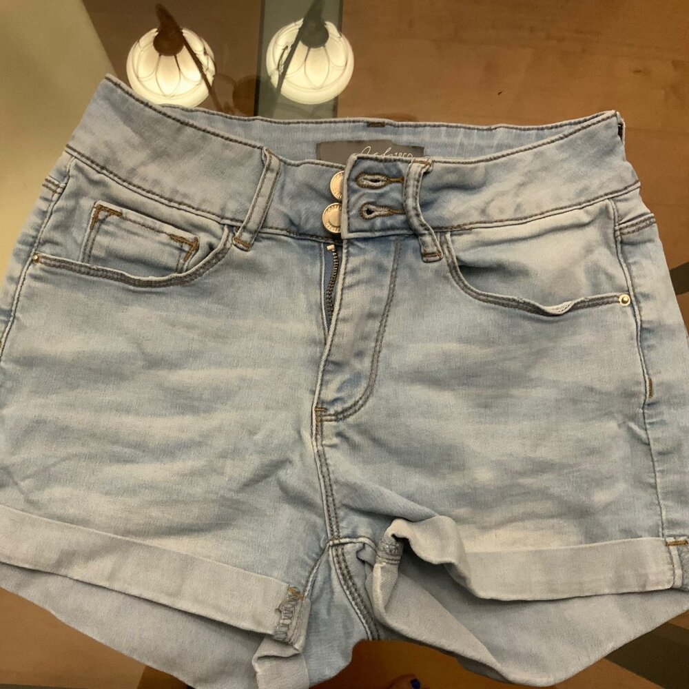 Women Cali Denim shorts size 3